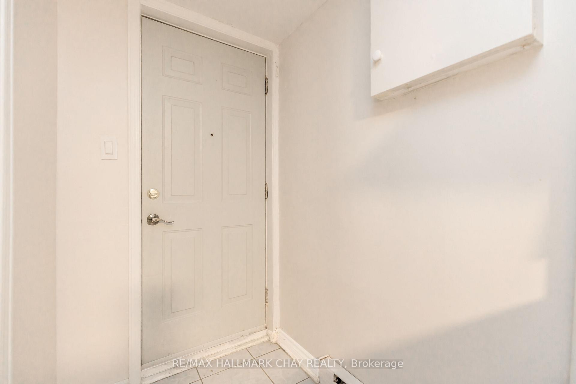 Lower - 80 Rushbrooke Avenue, Toronto 3