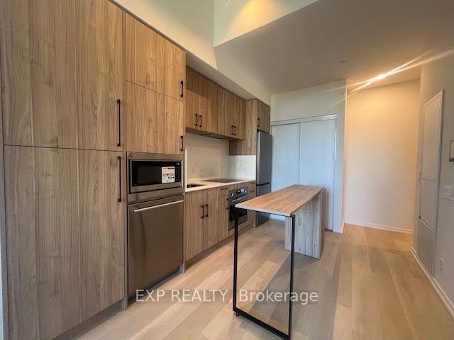 609 - 109 Erskine Avenue, Toronto 5