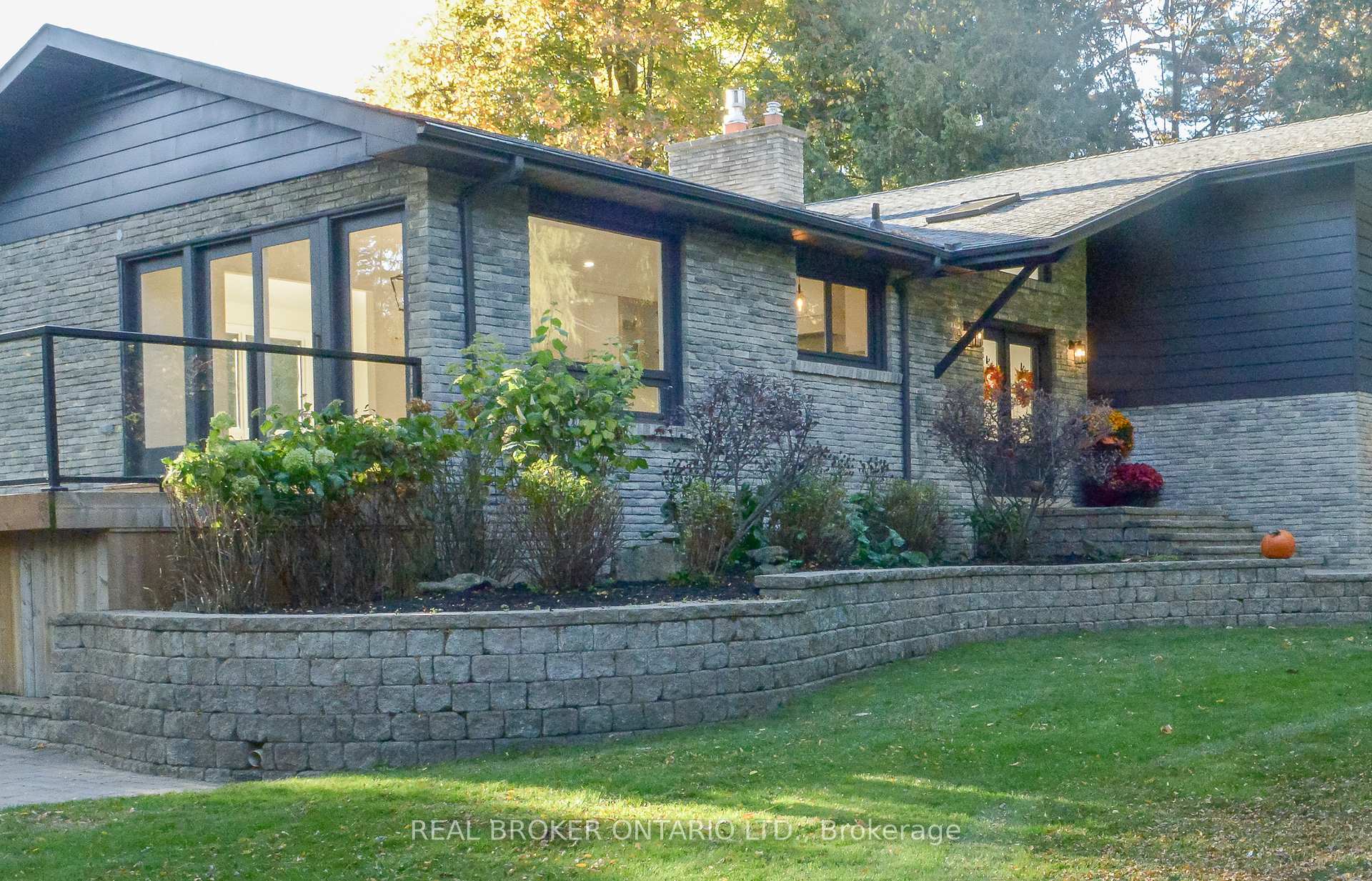 572 Main Street, Halton Hills 2