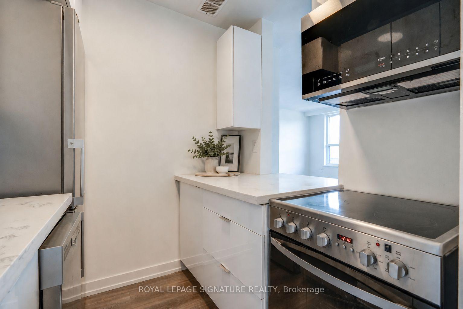 203 - 15 Gamble Avenue, Toronto 2