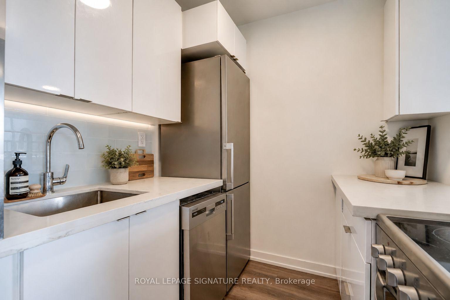 203 - 15 Gamble Avenue, Toronto 3