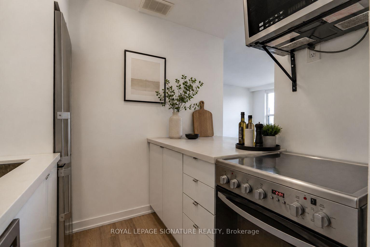 303 - 15 Gamble Avenue, Toronto 2