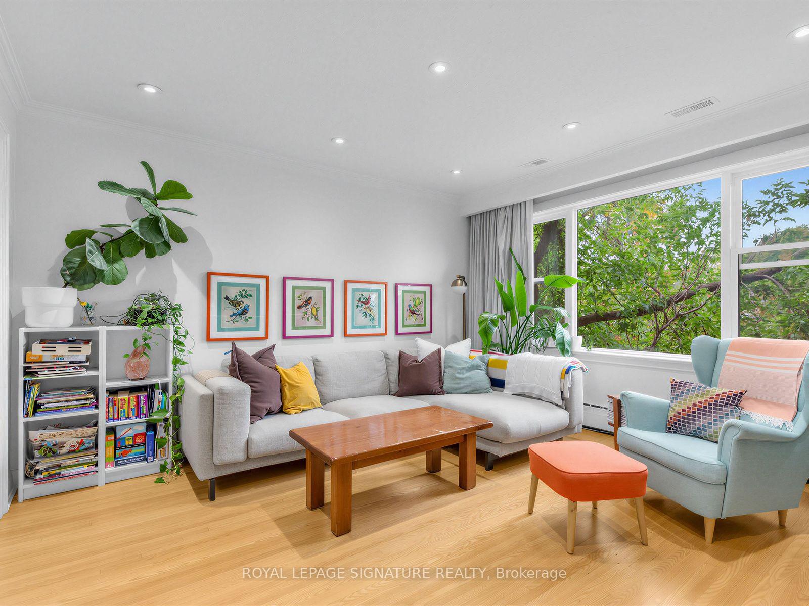 Upper - 277 Wychwood Avenue, Toronto 3