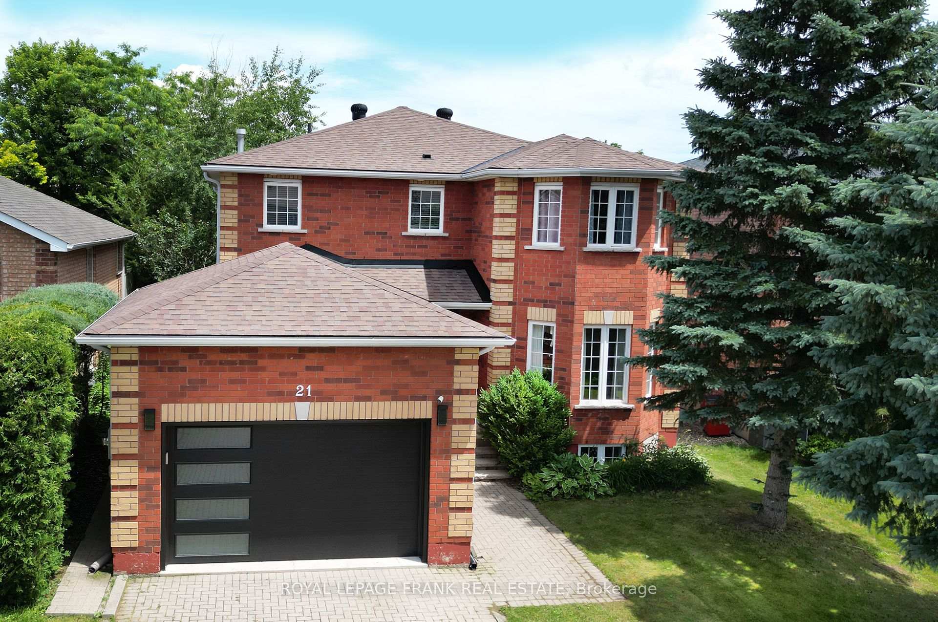 21 Crompton Drive, Barrie 2