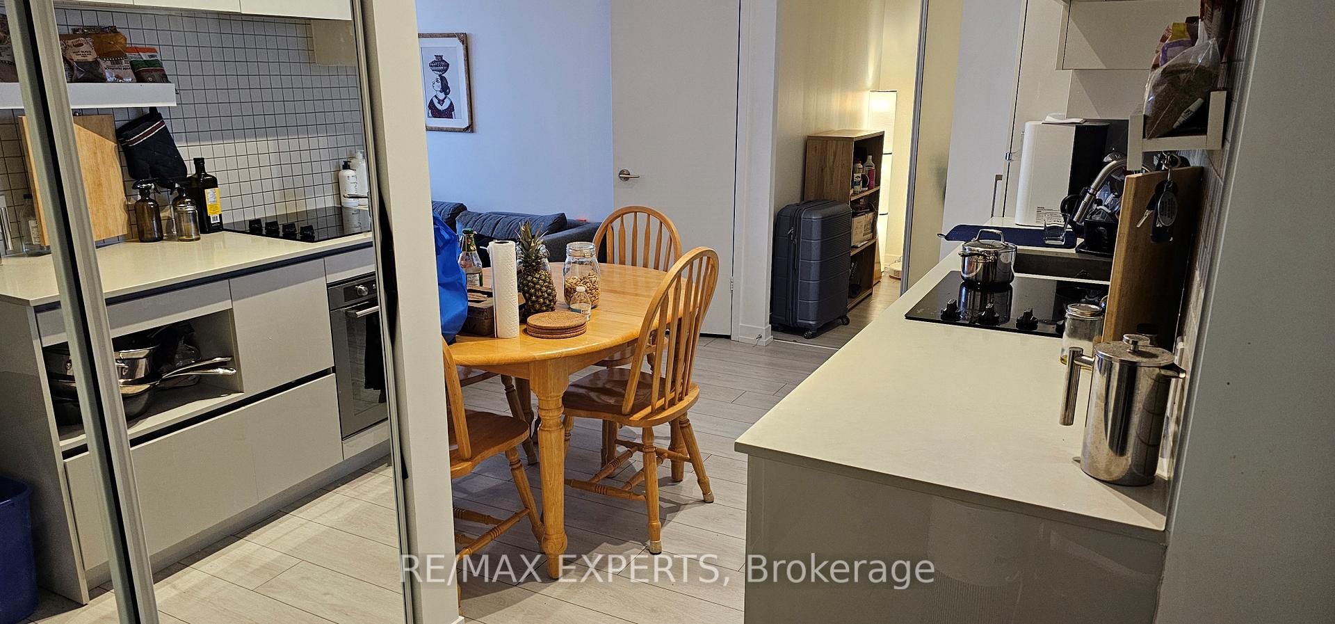 1912 - 898 Portage Parkway, Vaughan 4
