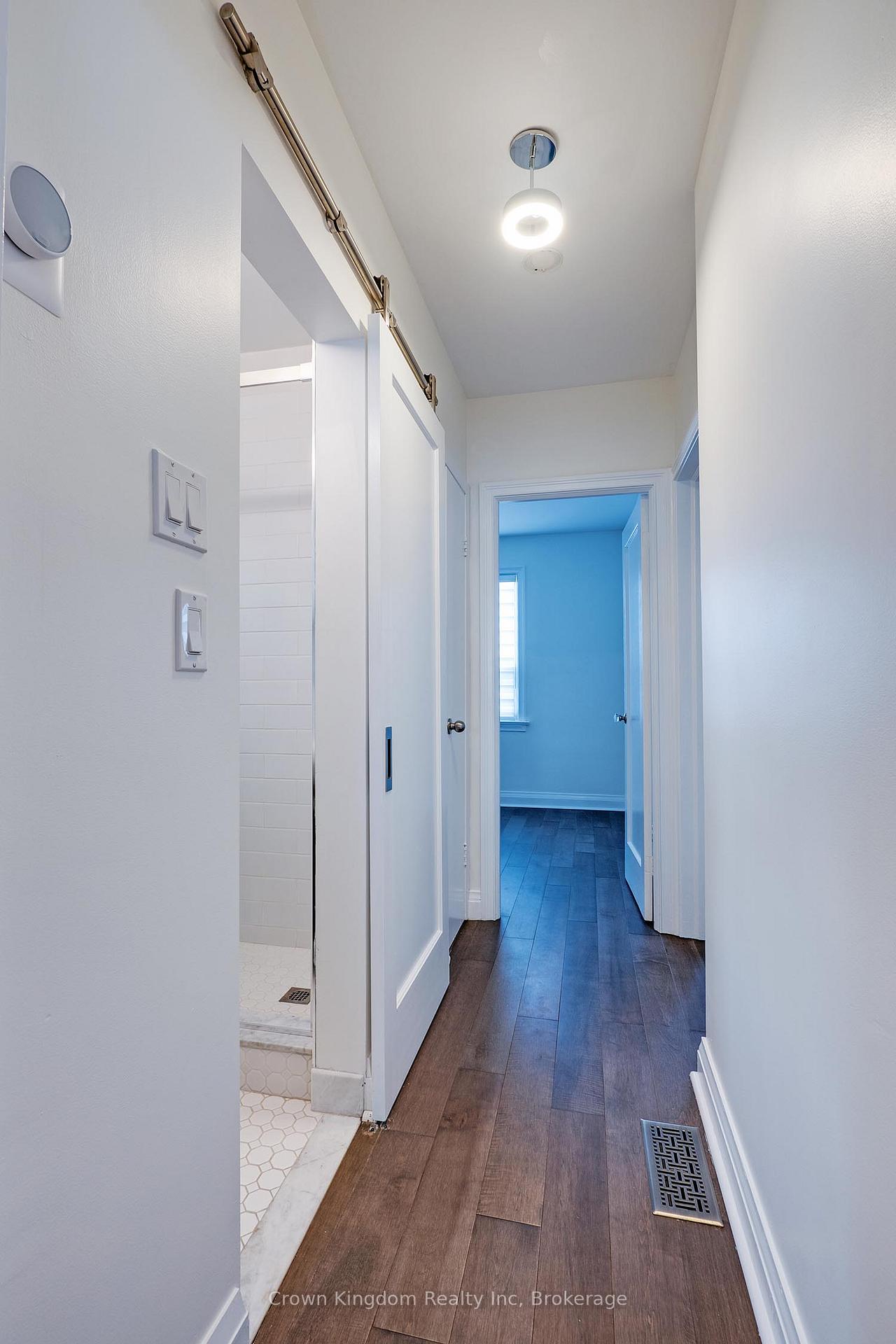 Upper - 11A Lonborough Avenue N, Toronto 4