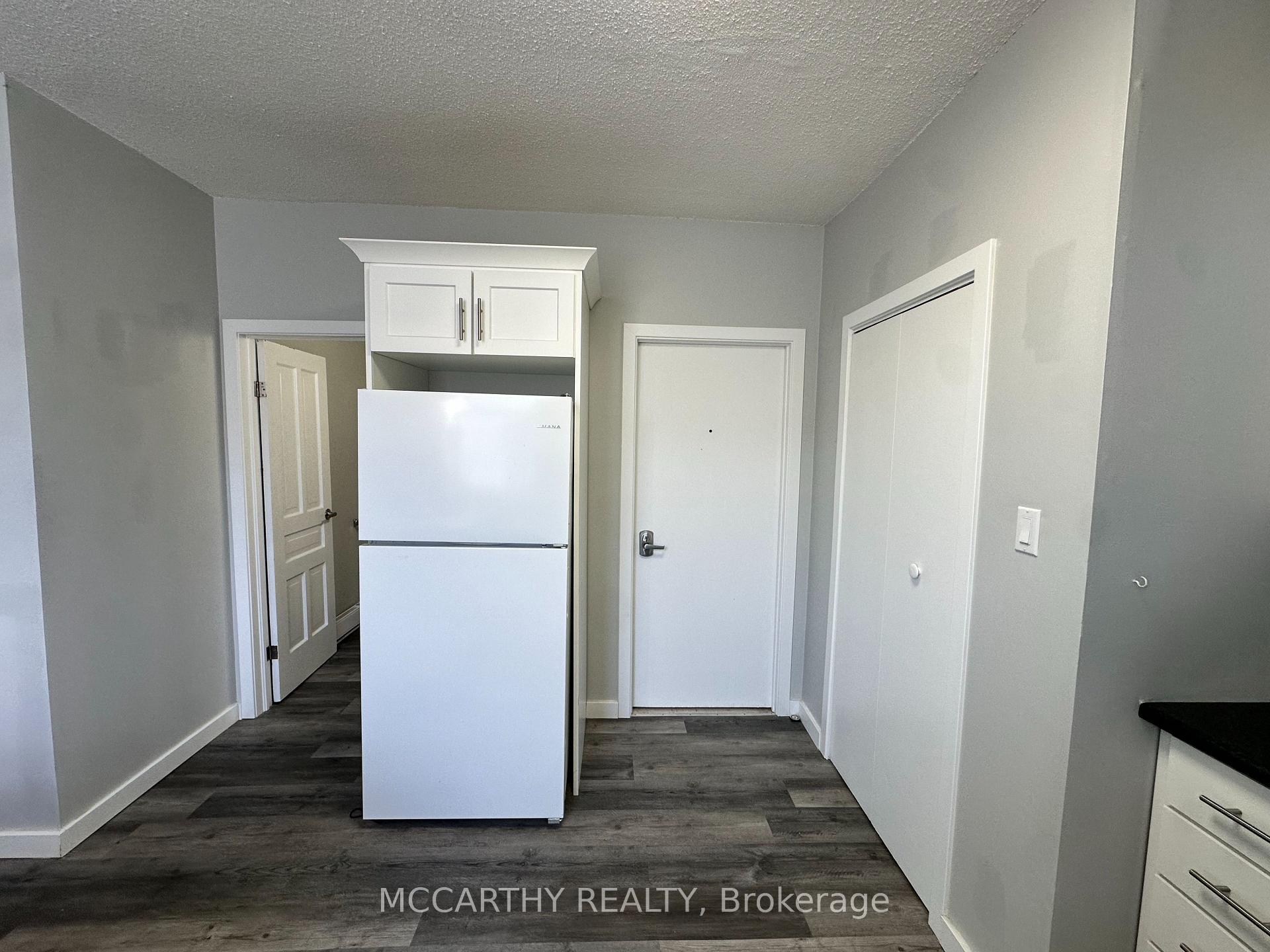 40 MAIN Street E, Southgate 3