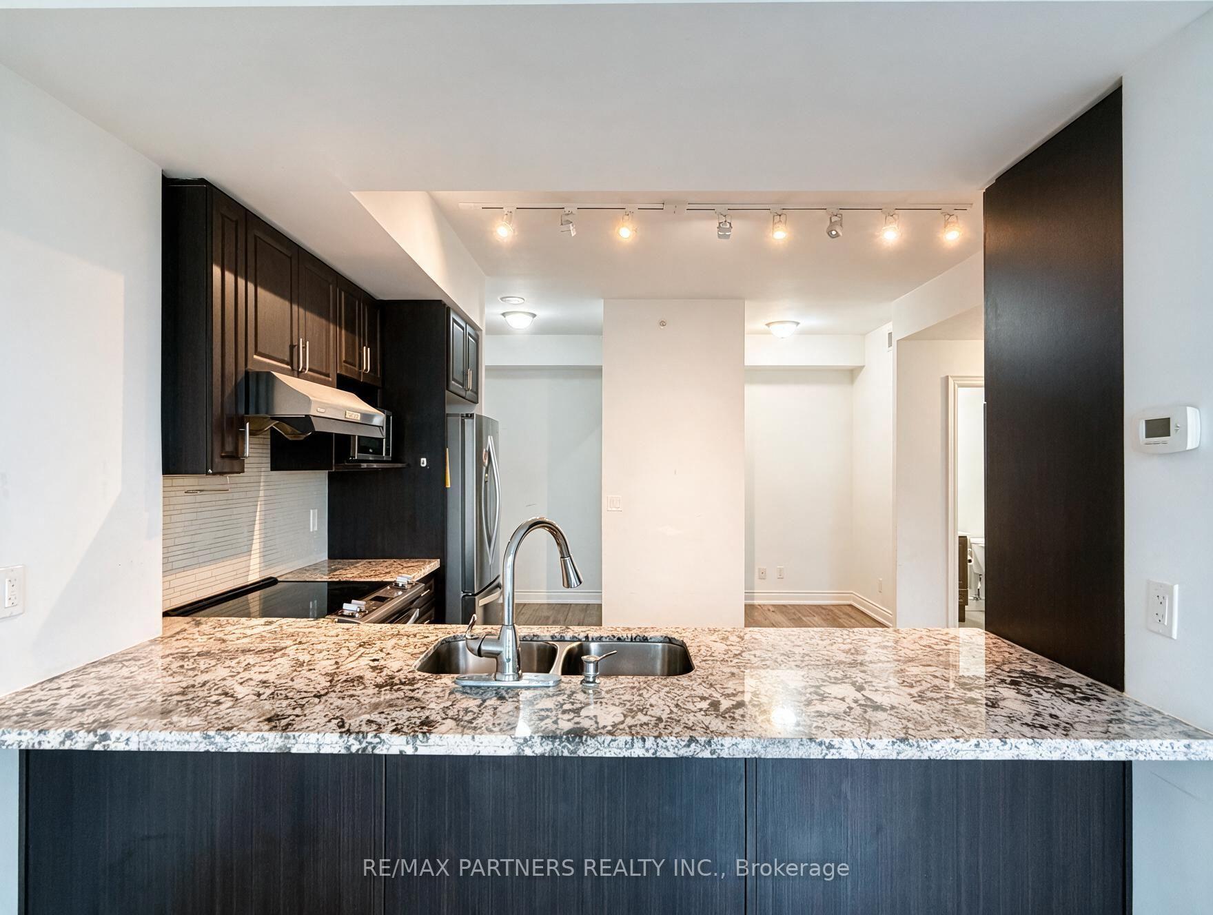 605 - 38 Cedarland Drive, Markham 5