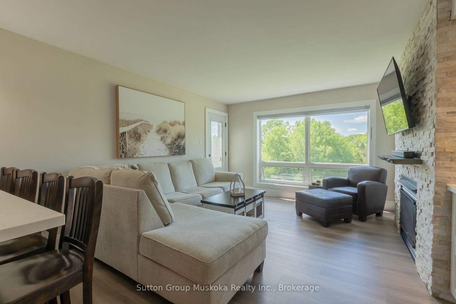 54 - 305 Deerhurst, Summit Lodge Driv, Huntsville 5