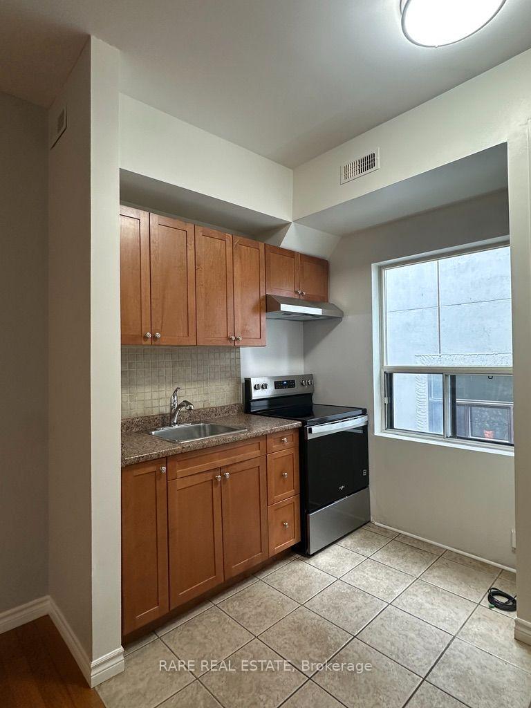 202 - 249 Augusta Avenue, Toronto 3