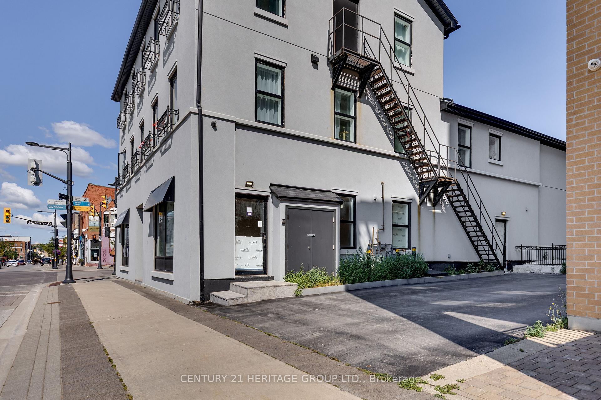 203 - 130 Dunlop Street, Barrie 3