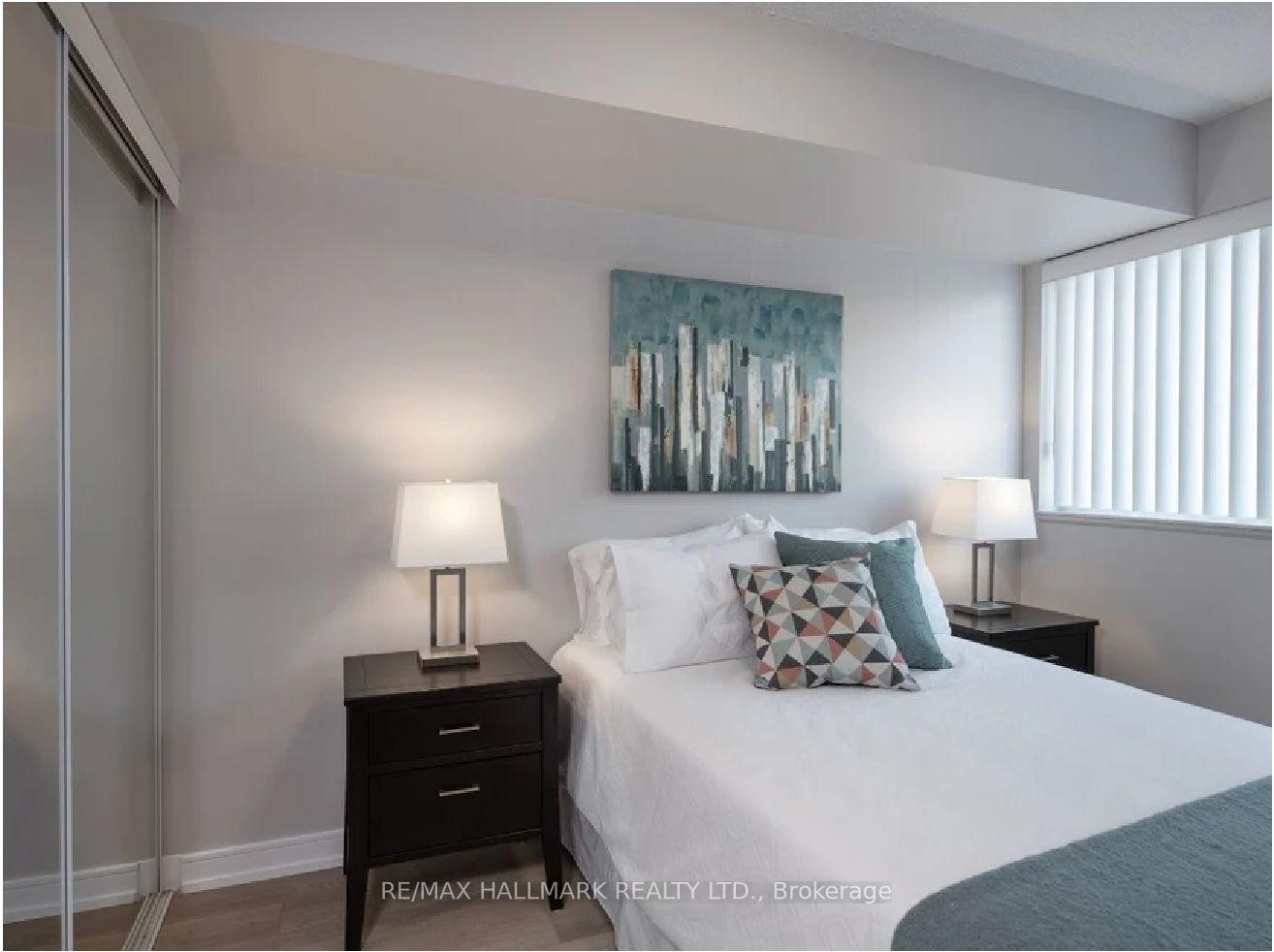 214 - 570 Bay Street, Toronto 5