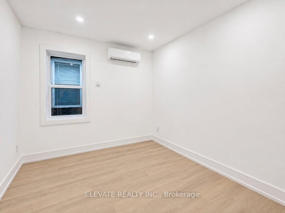 3 - 76 Burnaby Boulevard, Toronto 5