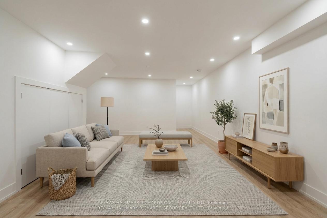 Lower - 20 Wineva Avenue, Toronto 4