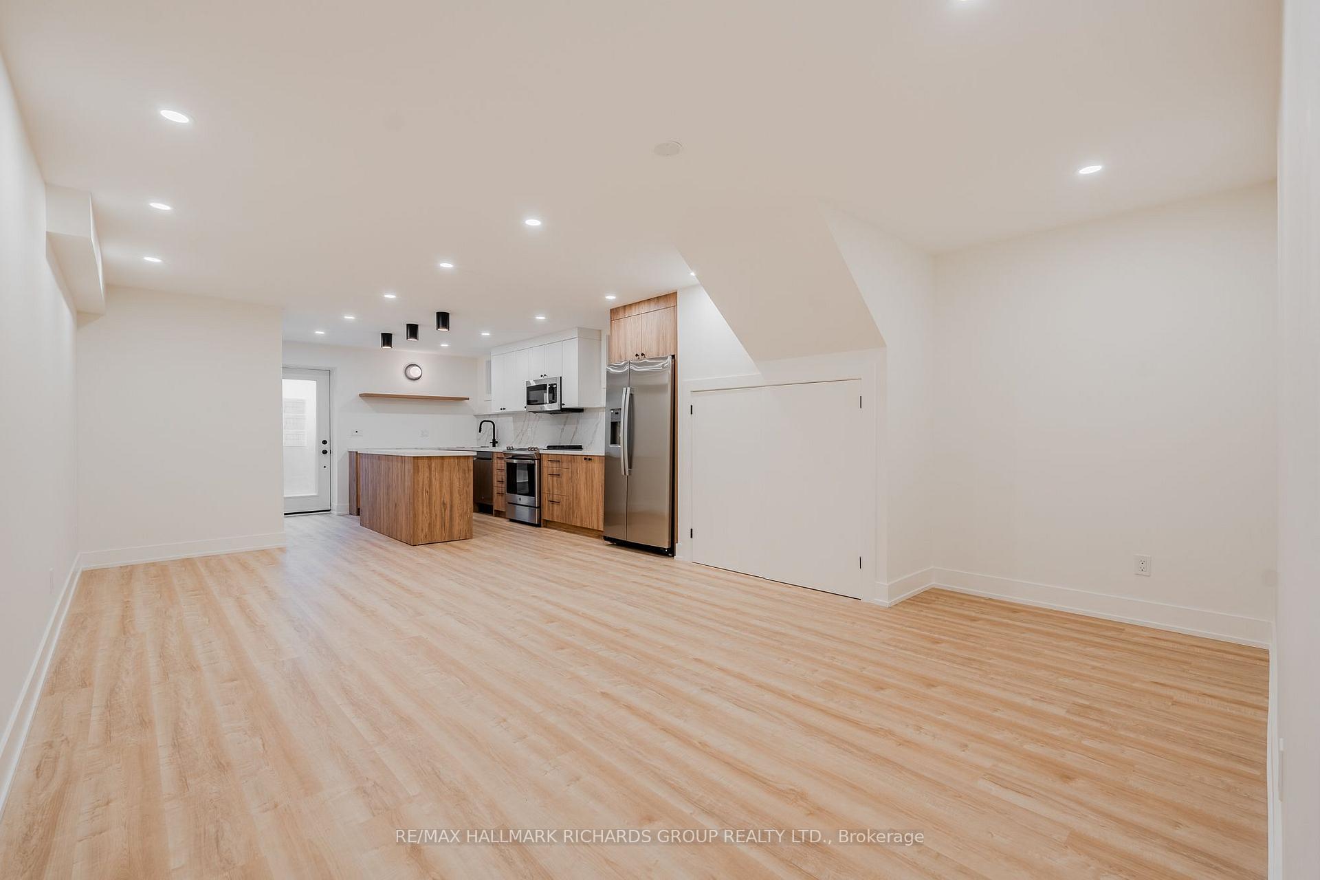Lower - 20 Wineva Avenue, Toronto 5