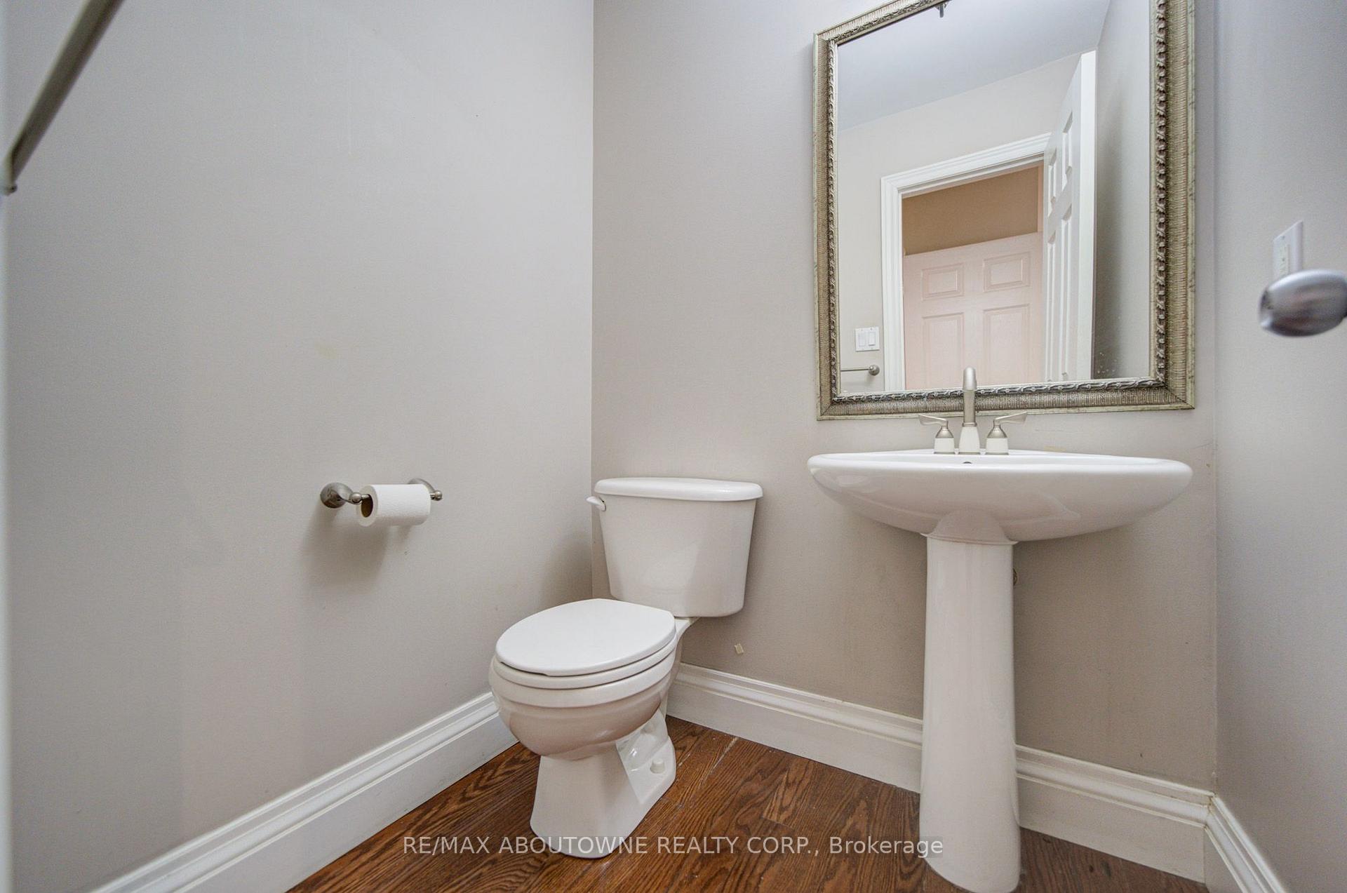 2435 Hertfordshire Way, Oakville 5