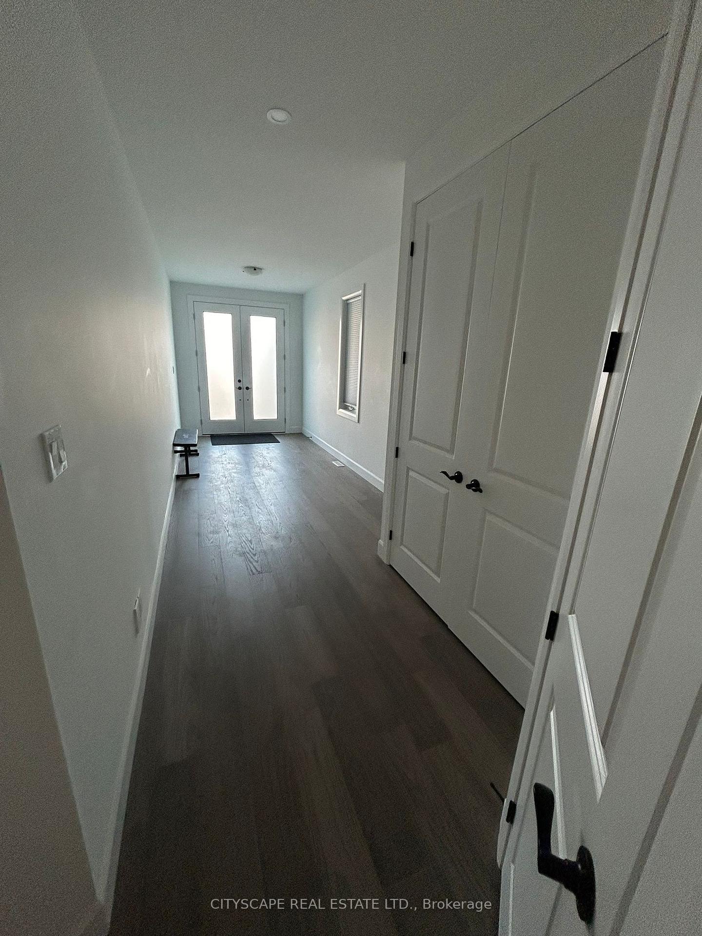 3821 Ayrshire Avenue, London South 2