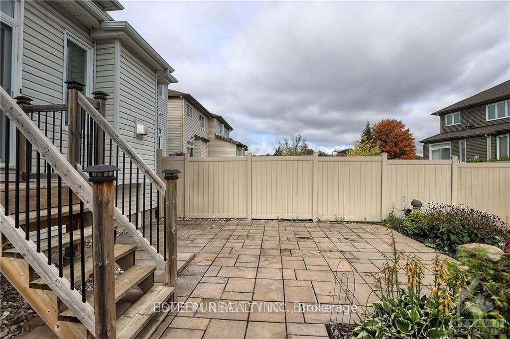 206 BROXBURN Crescent, Ottawa 3
