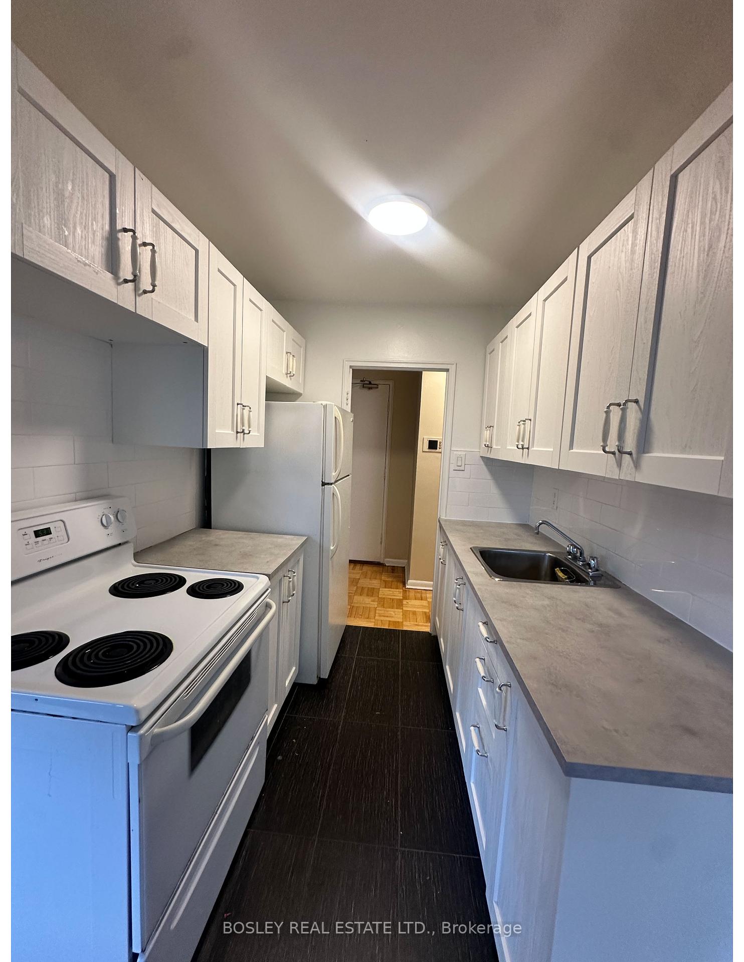 210 - 970 Eglinton Avenue E, Toronto 4