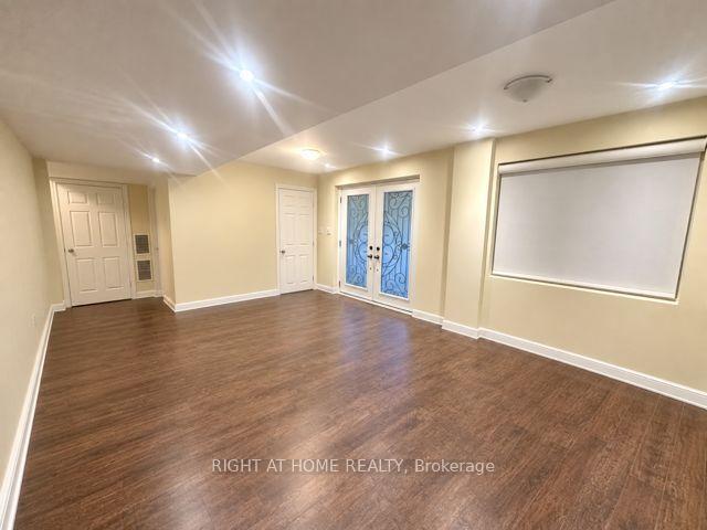 Lower - 472 Nairn Circle, Milton 4