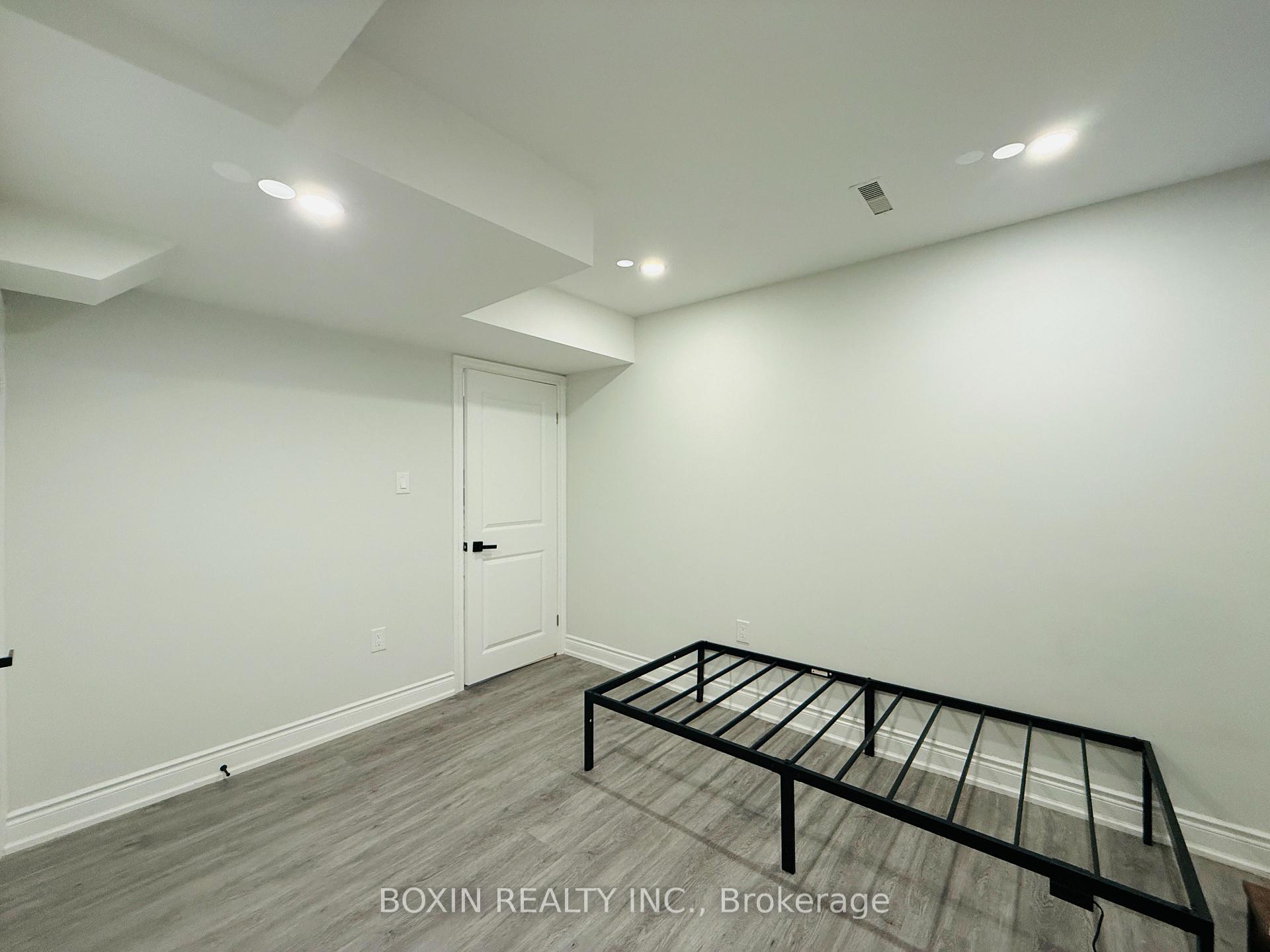 Basement Room 1 - 1 Adirondack Gate, Toronto 3