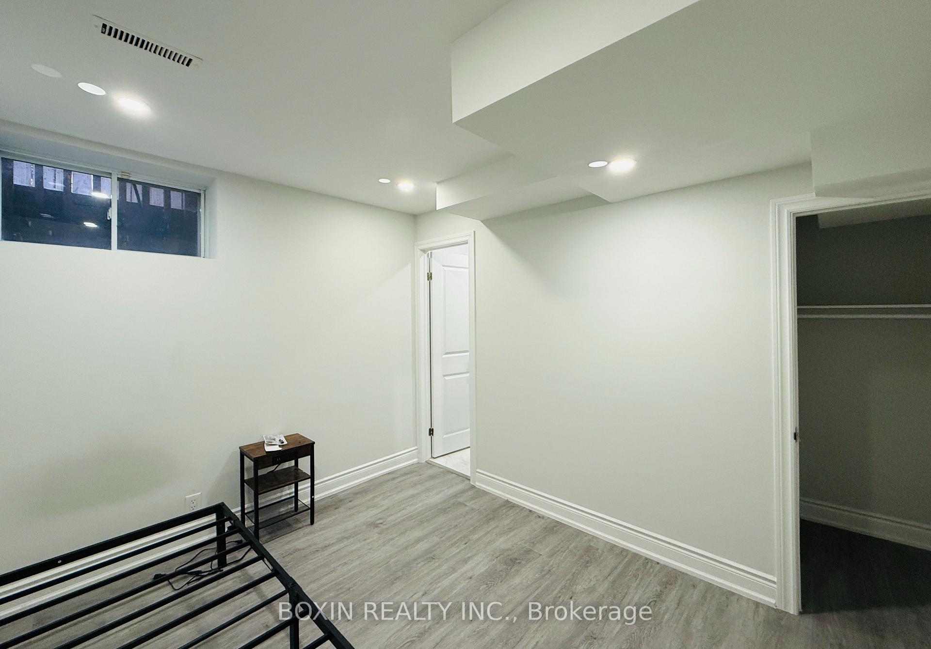Basement Room 1 - 1 Adirondack Gate, Toronto 5