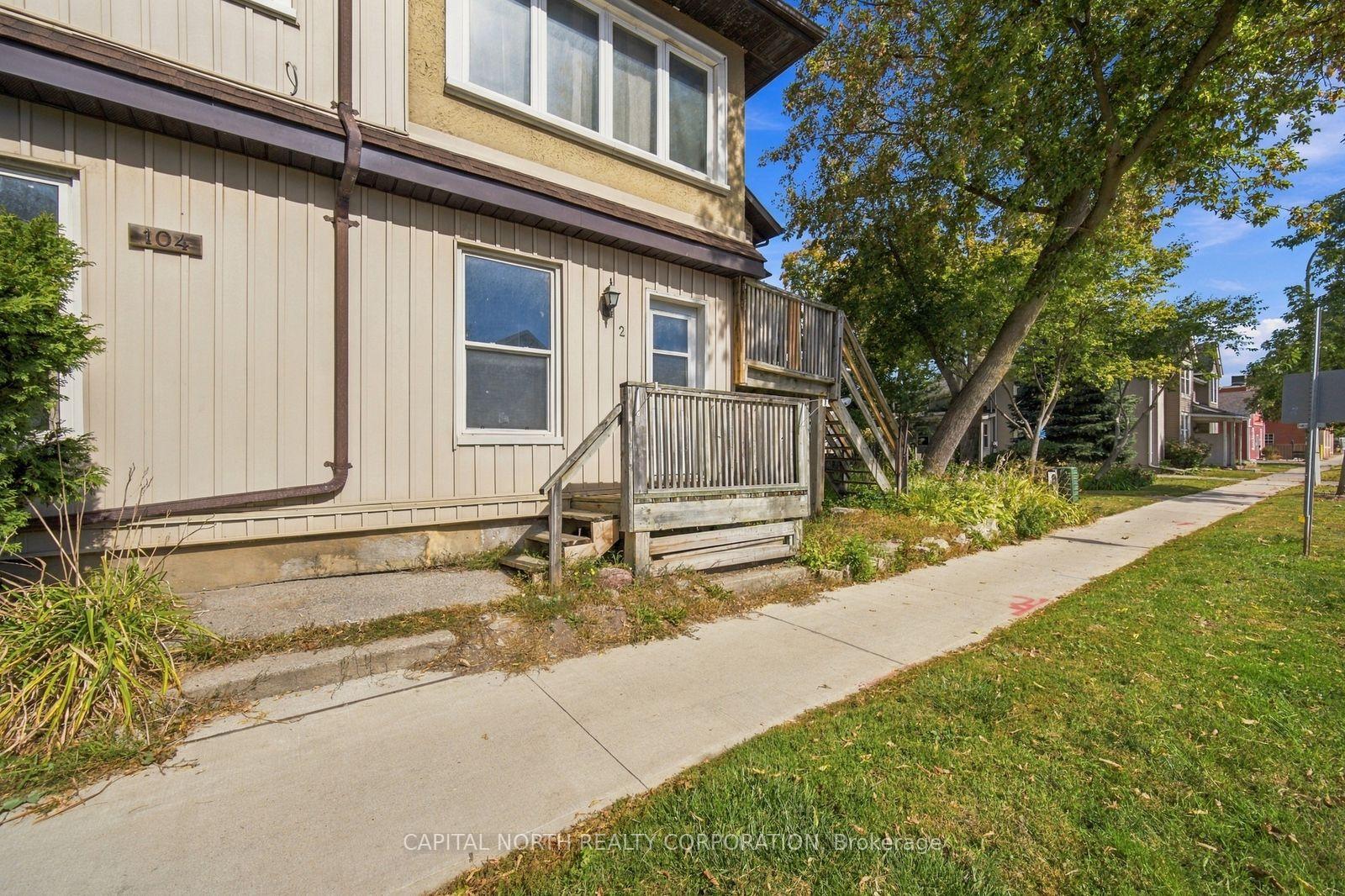 2 - 104 Wellington Street E, Aurora 4