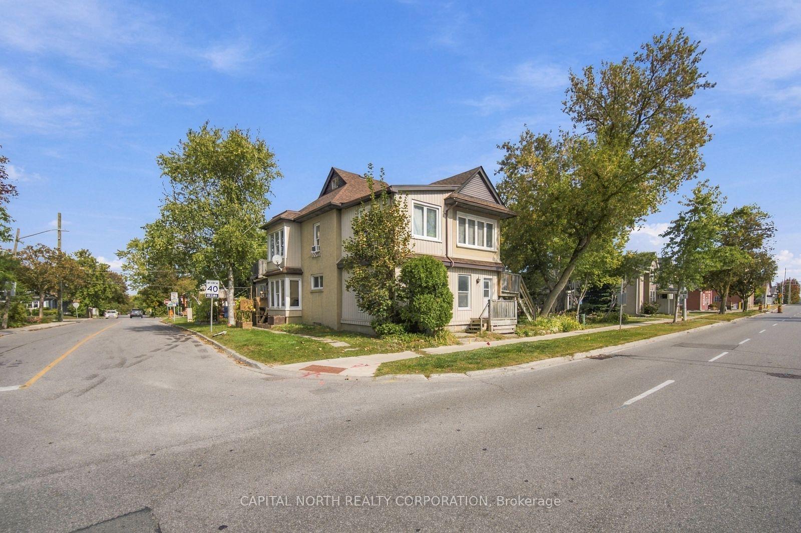 2 - 104 Wellington Street E, Aurora 3