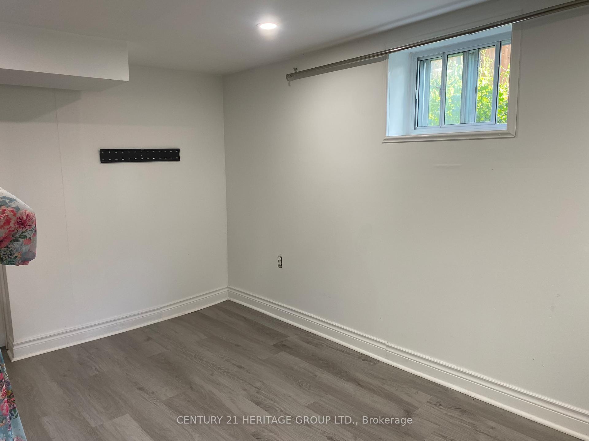 28 Shirley Crescent, Toronto 3