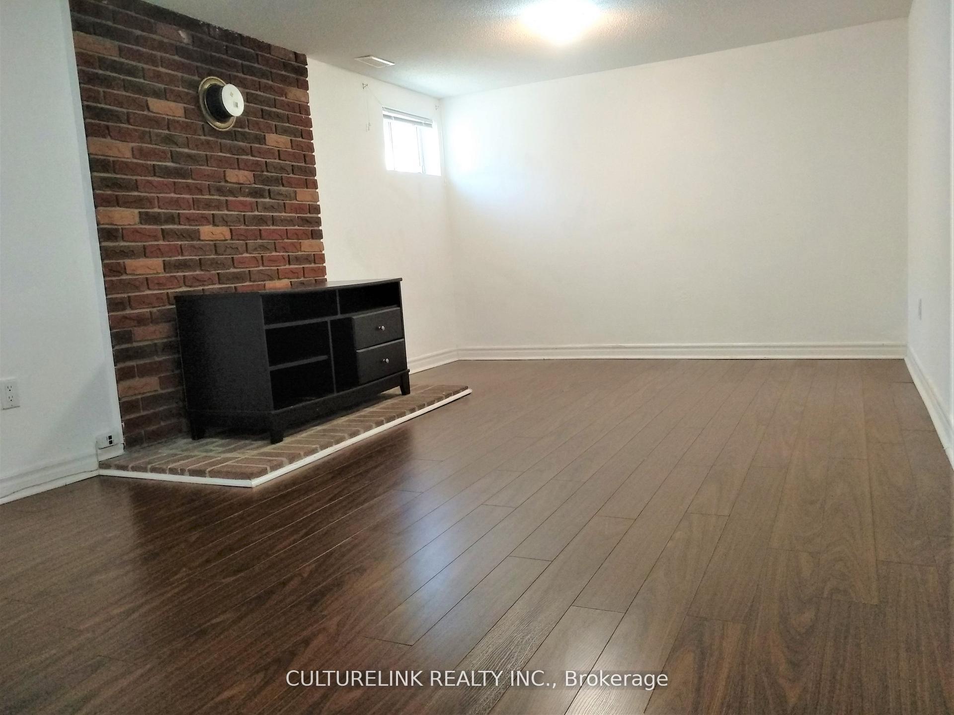 Bsmt - 30 Rockport Crescent, Richmond Hill 2