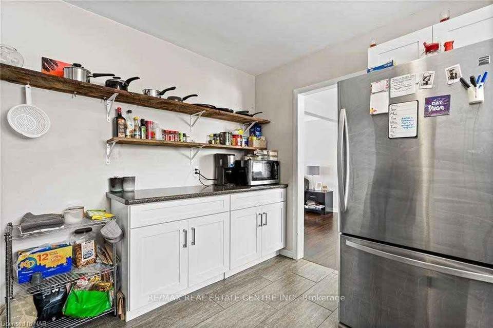 2 Stewart Avenue, Thorold 5