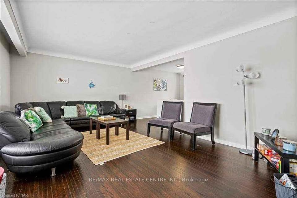 2 Stewart Avenue, Thorold 2