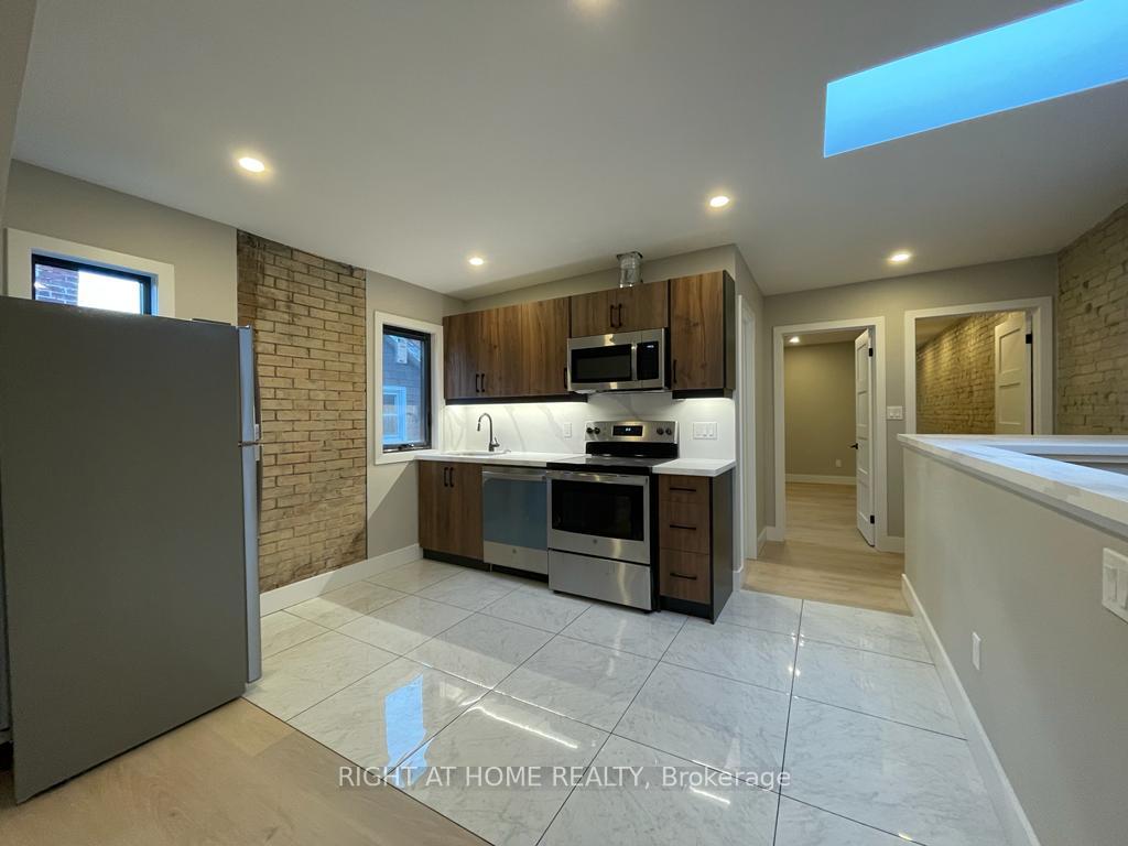3 - 363 Parkside Drive, Toronto 3