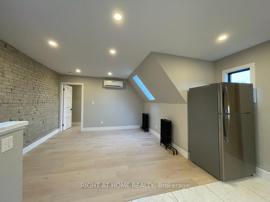 3 - 363 Parkside Drive, Toronto 2