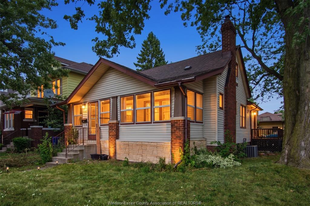 2292 DOUGALL Avenue Windsor Ontario Canada Sale residential   HomeLife Gold Star Realty Inc., Brokerage