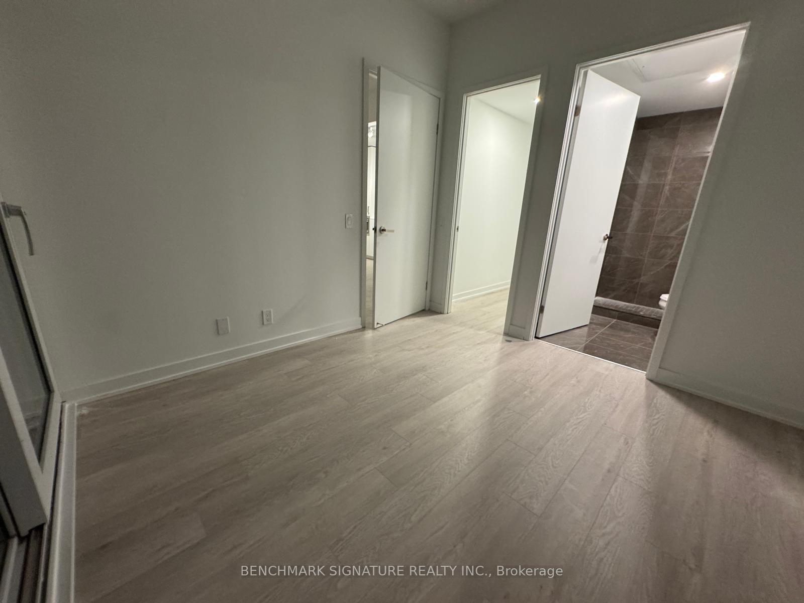 5806 - 88 Queen Street E, Toronto 4
