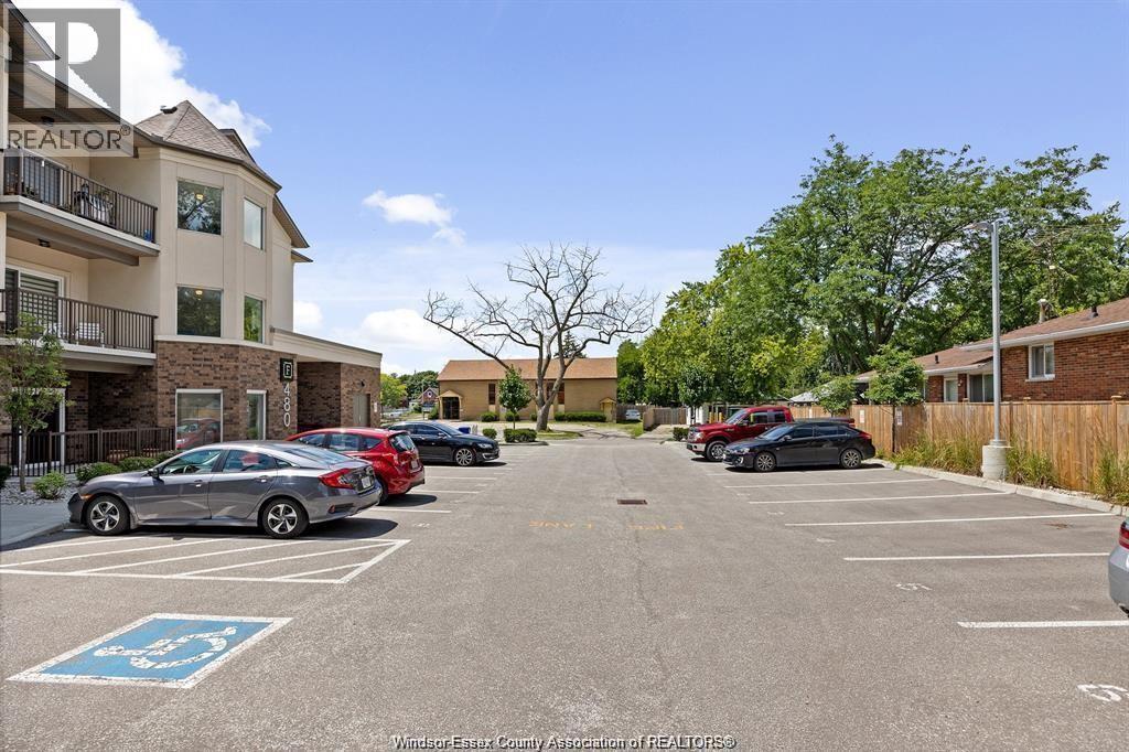 480 FAIRVIEW BOULEVARD Unit# 101, Windsor 3