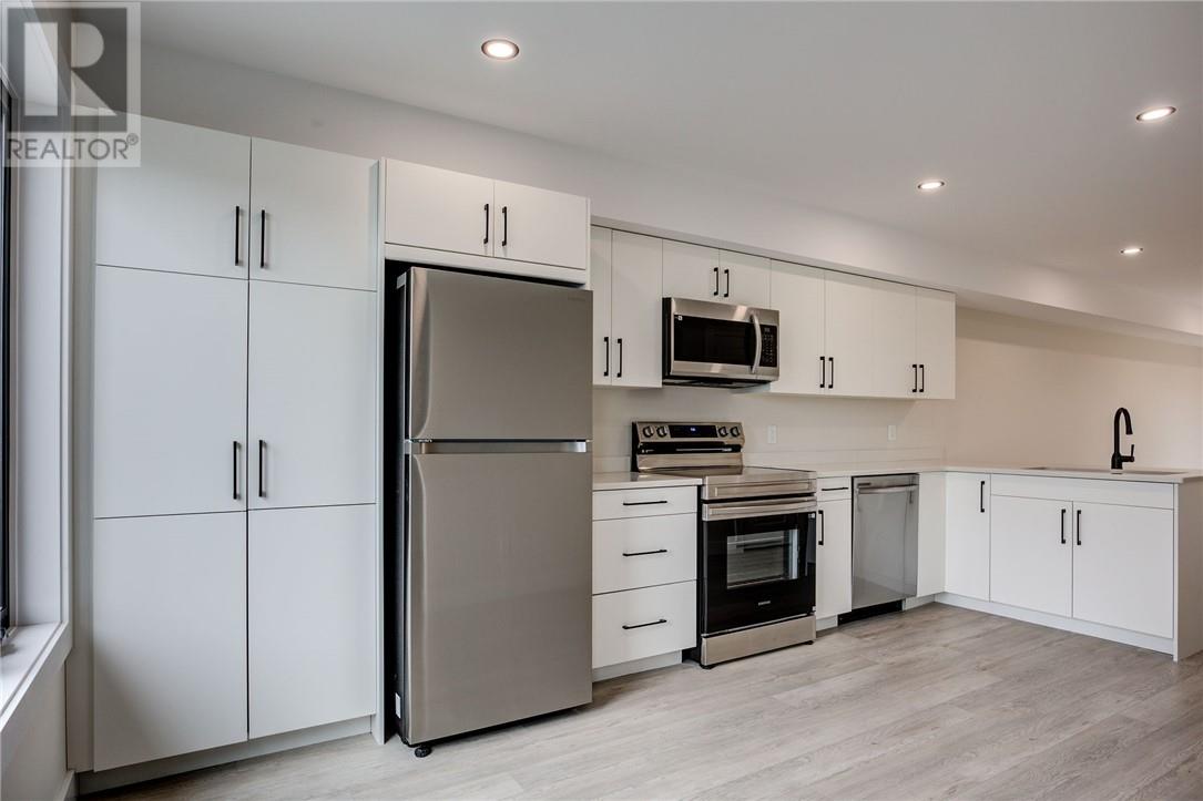 633 Notre Dame, Azilda 3