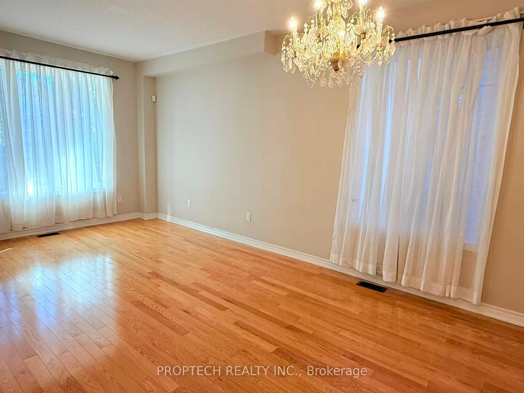 61 Braehead Drive, Richmond Hill 5