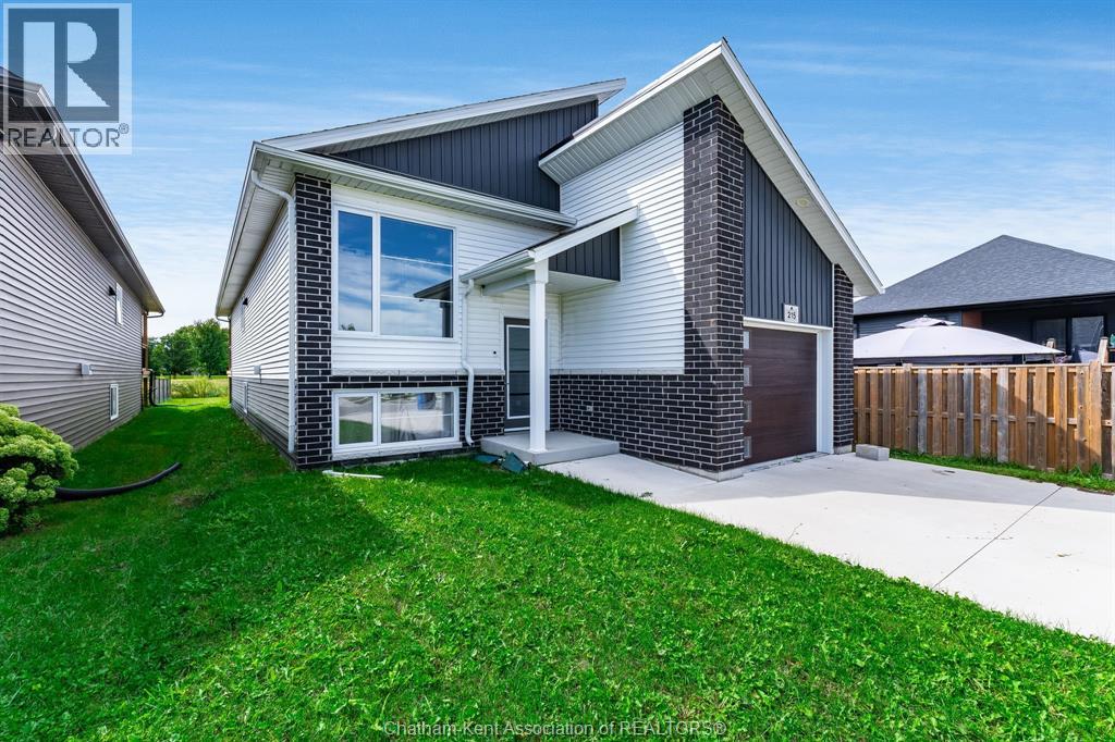 215 Manning DRIVE, Chatham