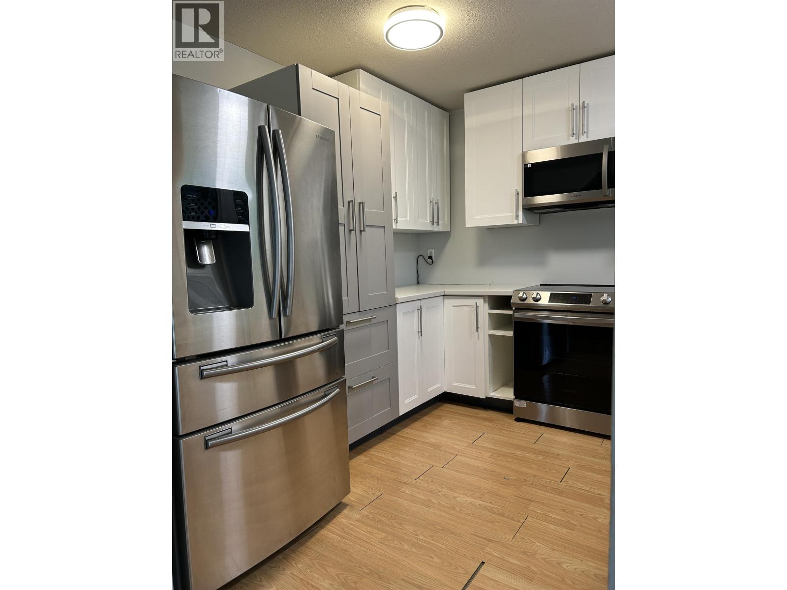 Main-9890 LYNDHURST STREET, Burnaby 4
