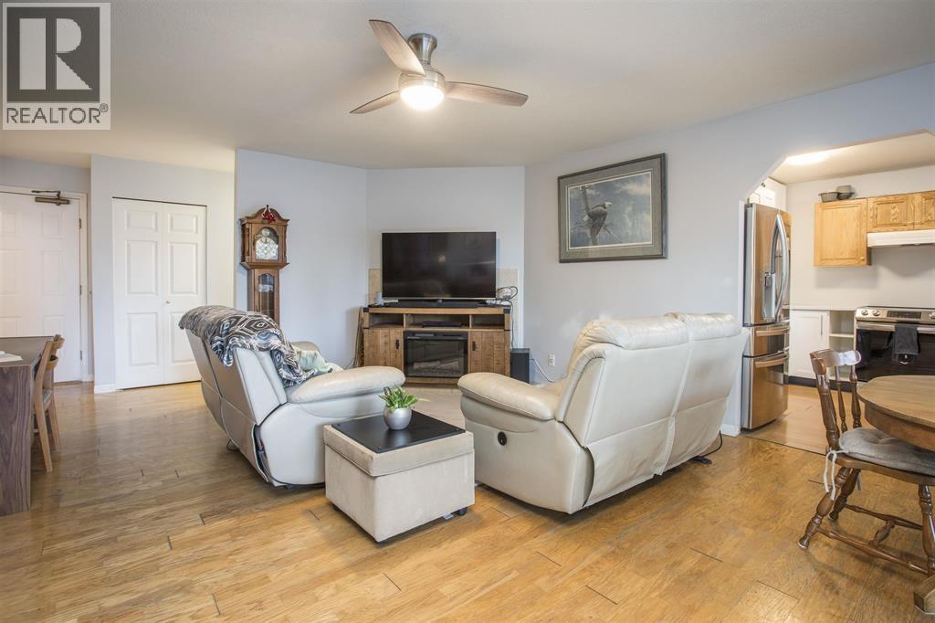 Main-9890 LYNDHURST STREET, Burnaby 3
