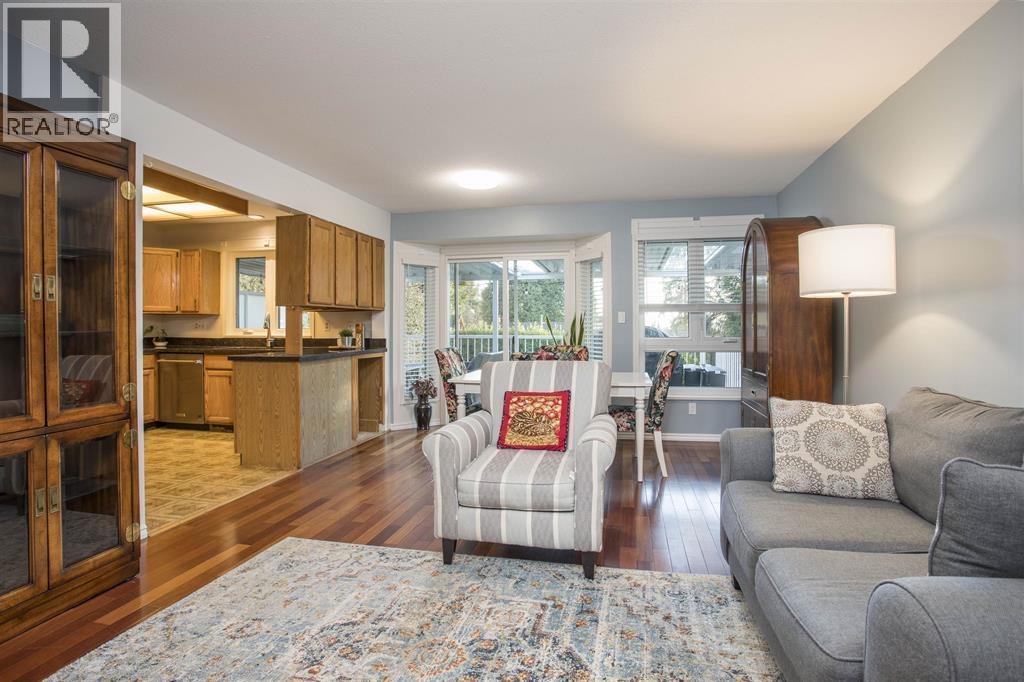 Upper-9890 LYNDHURST STREET, Burnaby 4