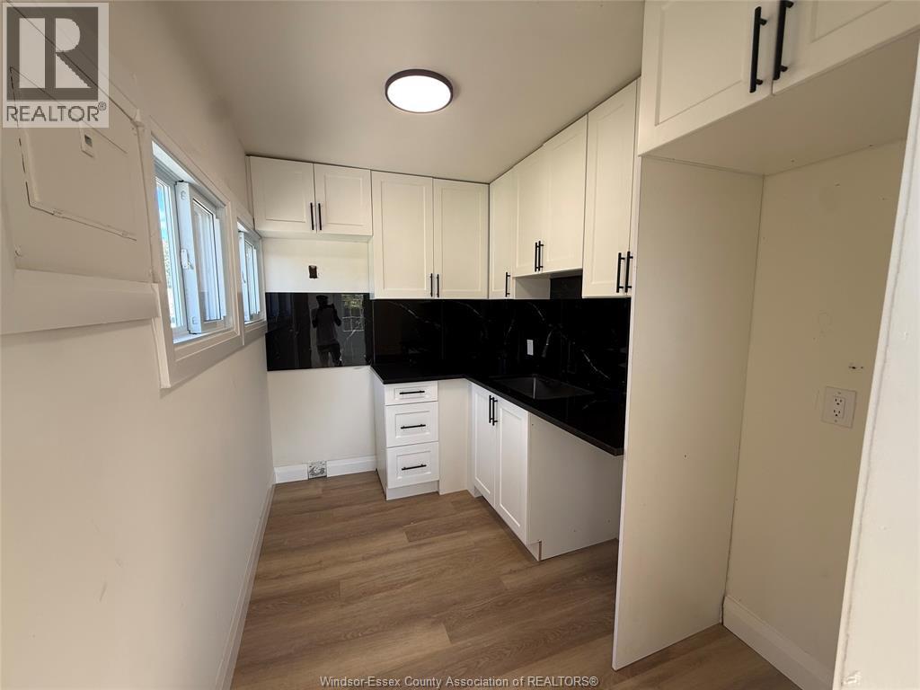 643 PIERRE Unit# 3, Windsor 5