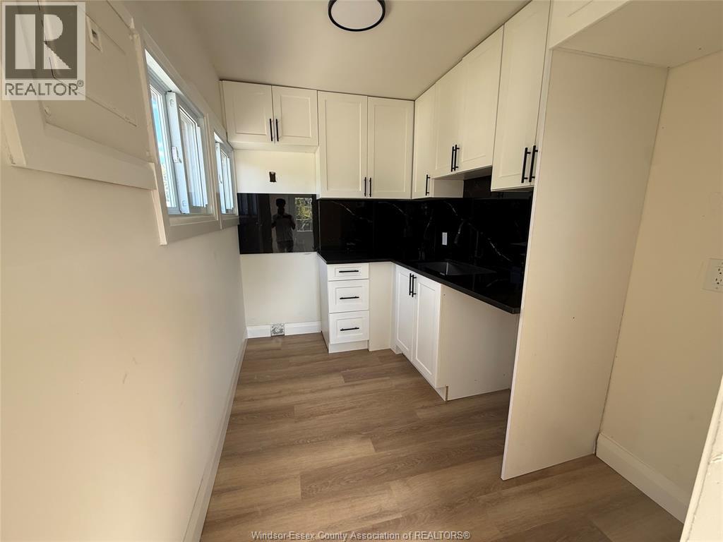 643 PIERRE Unit# 4, Windsor 5