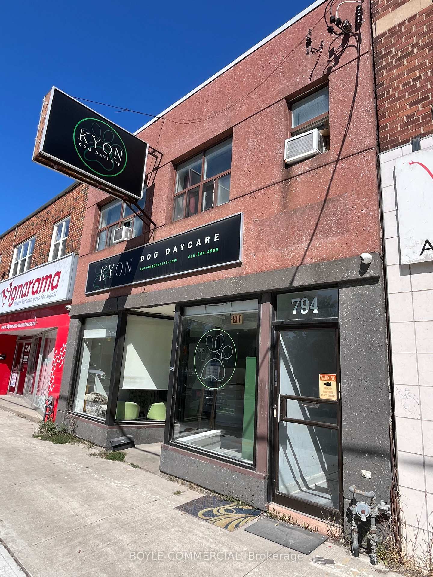 792-794 Eglinton Avenue, Toronto 2