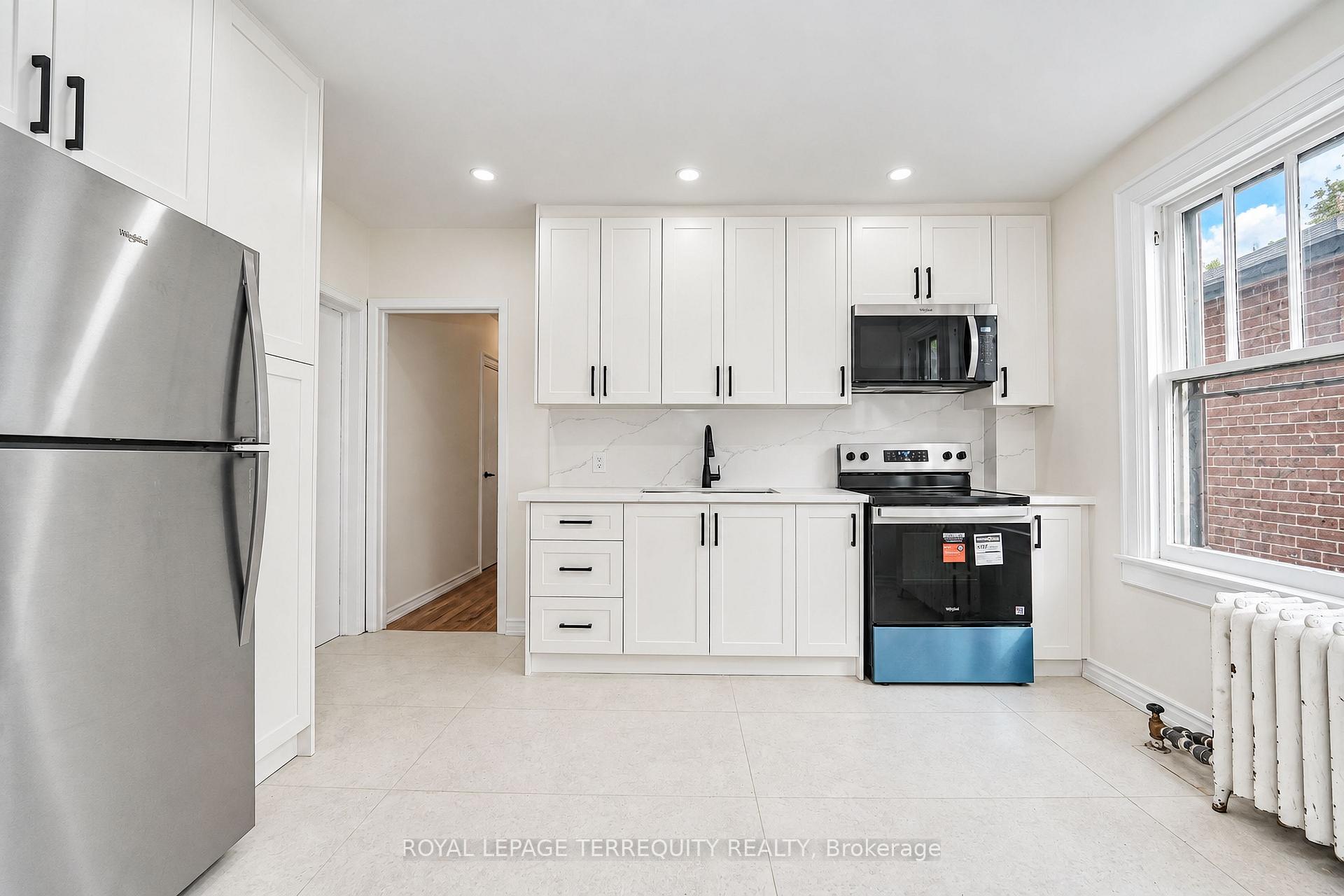 6 - 8 Thorncliffe Avenue, Toronto 2
