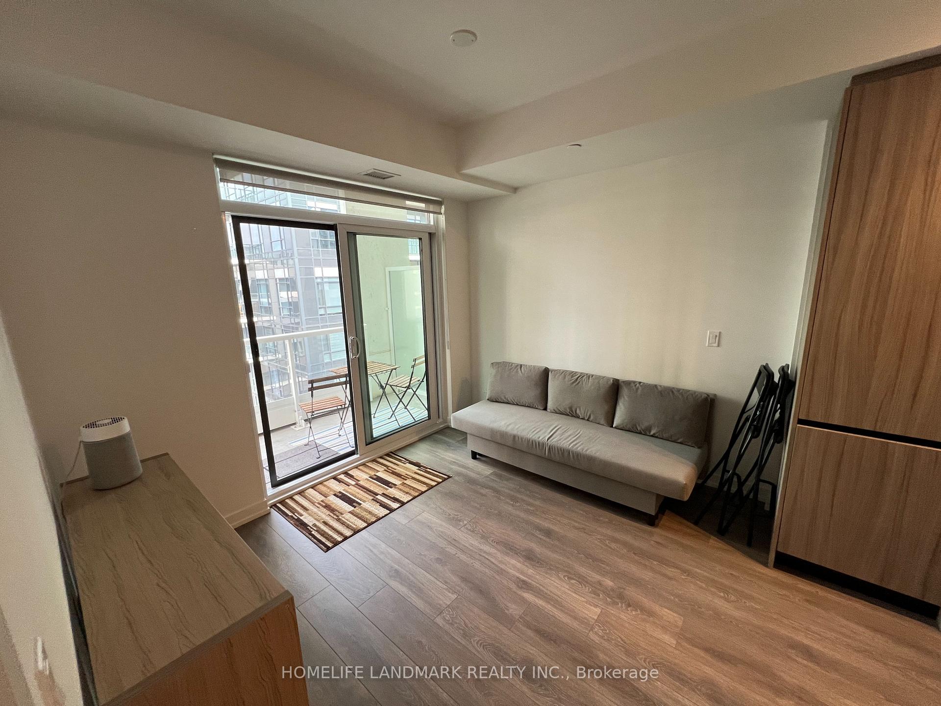 D617 - 8 Beverley Glen Boulevard, Vaughan 4