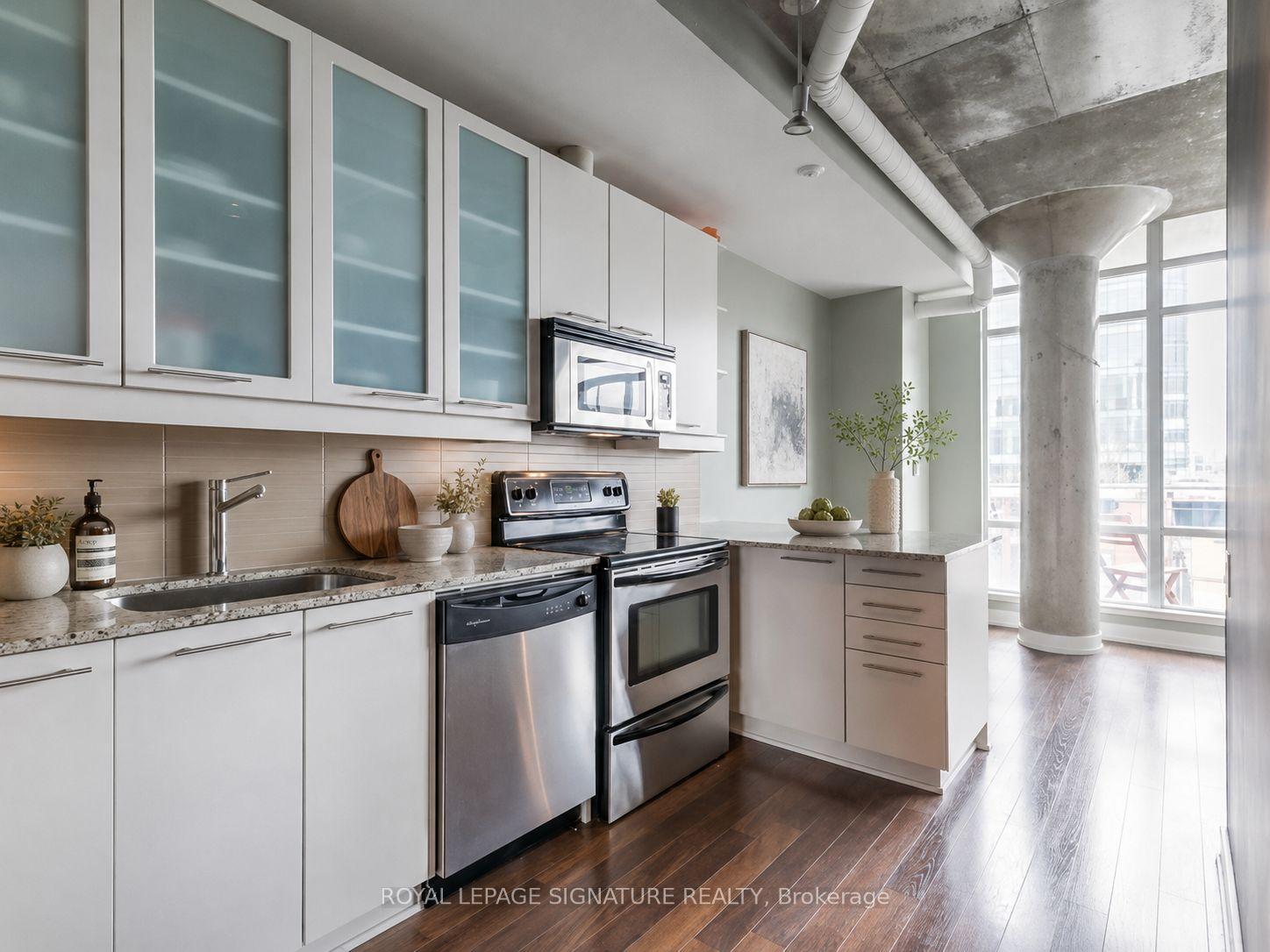 807 - 66 Portland Street, Toronto 2