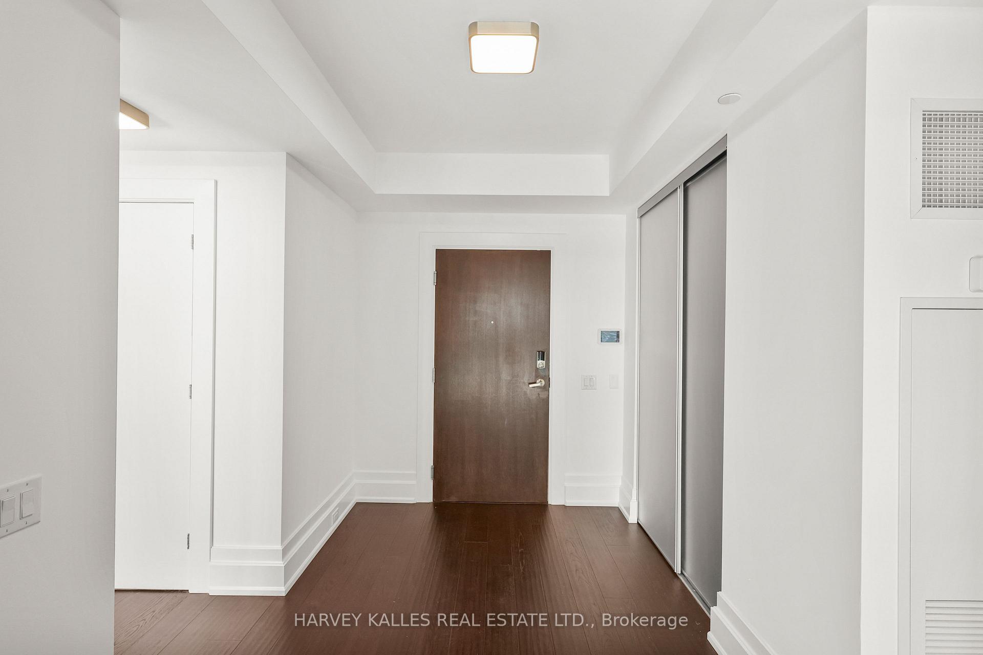 401 - 3 Southvale Drive, Toronto 3